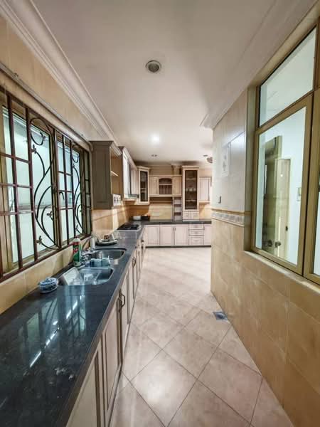 Semi-Detached House for Rent in Johor Bahru (Johor) - Rain Ng - Kitchen - PropertyGuru.com.my