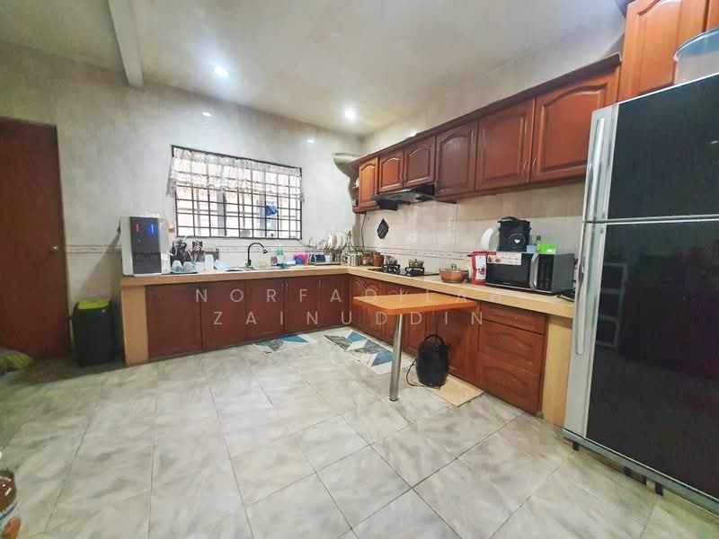 2-storey Terraced House for Sale in Bandar Putra Permai (Seri Kembangan) - NORFADILAH ZAINUDDIN - Kitchen - PropertyGuru.com.my