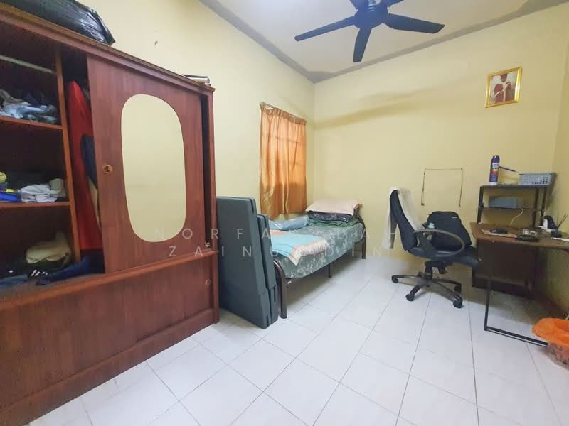 2-storey Terraced House for Sale in Bandar Putra Permai (Seri Kembangan) - NORFADILAH ZAINUDDIN - Bedroom - PropertyGuru.com.my