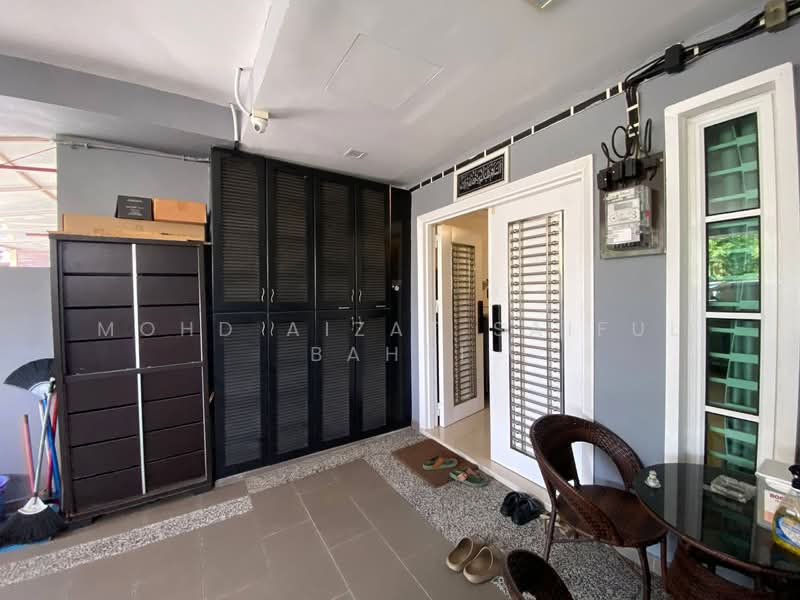 2-storey Terraced House for Sale in Bandar Baru Bangi (Selangor) - Mohd Aizat Saiful Bahri - Entrance - PropertyGuru.com.my