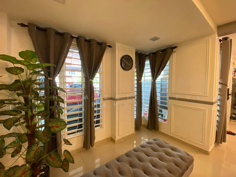 2-storey Terraced House for Sale in Bandar Baru Bangi (Selangor) - Mohd Aizat Saiful Bahri - Living Room - PropertyGuru.com.my