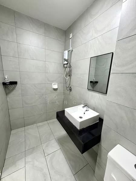 Servis Apartment untuk Disewa di Sky Trees - Scofield Lance - Bathroom - PropertyGuru.com.my