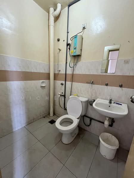 Rumah Banglo untuk Disewa di Taman Majidee (Johor Bahru) - Michelle Tey - Bathroom - PropertyGuru.com.my