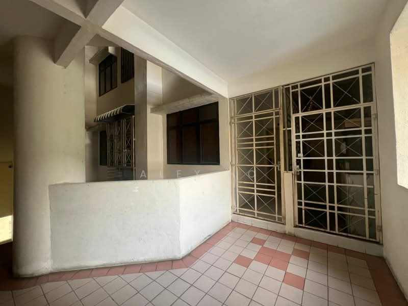 Kondominium untuk Dijual di Eden Seaview Condominium - Alex Ho - Exterior - PropertyGuru.com.my