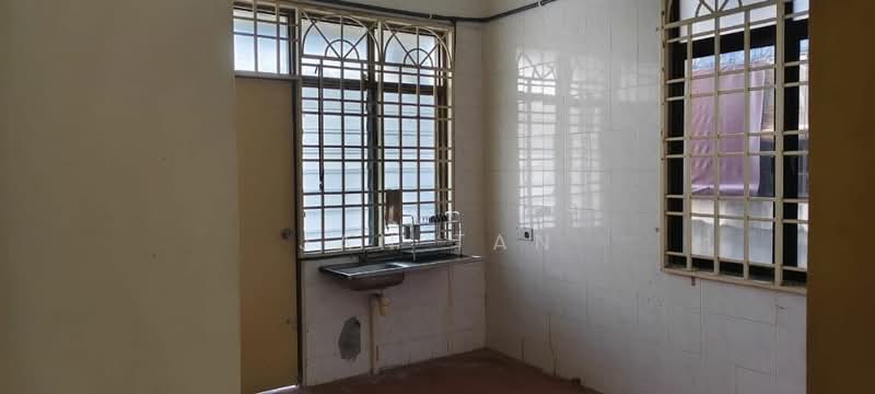 Townhouse for Sale in Sungai Ara (Penang) - Jan Tan - Kitchen - PropertyGuru.com.my