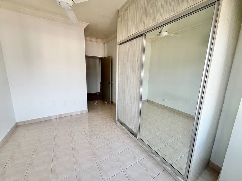 Pangsapuri untuk Dijual di Sri Wira Rivera Rise - Shaziery Iskandar - Bedroom - PropertyGuru.com.my