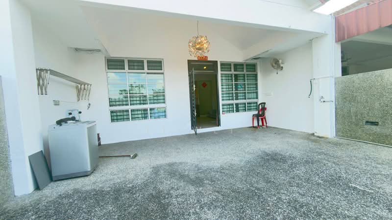 Rumah Teres 1 Tingkat untuk Disewa di Taman Daya (Johor Bahru) - Li Wei - Exterior - PropertyGuru.com.my