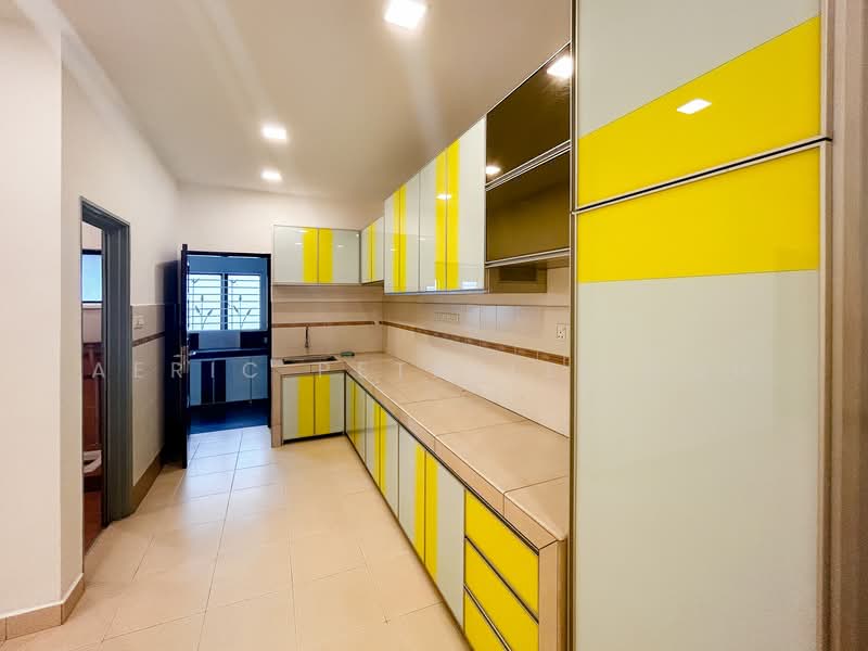 2-storey Terraced House for Sale in Pelabuhan Klang (Selangor) - Aeric Petrelli Goh - Kitchen - PropertyGuru.com.my