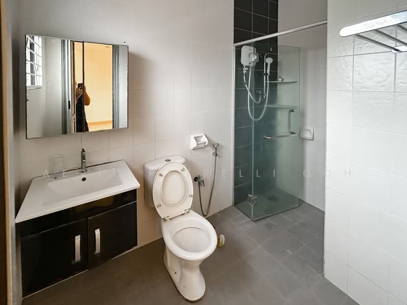 2-storey Terraced House for Sale in Pelabuhan Klang (Selangor) - Aeric Petrelli Goh - Bathroom - PropertyGuru.com.my