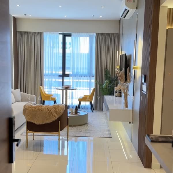 Servis Apartment untuk Dijual di Golden Crown Residence - Najib Ayoubi - Living Room - PropertyGuru.com.my