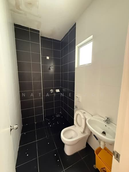 2-storey Terraced House for Rent in Taman Mount Austin (Tebrau) - Nataine Goh - Bathroom - PropertyGuru.com.my