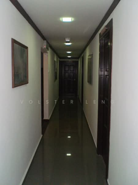 Shop / Office for Sale in Taman Damai Mewah (Kajang) - Volster Leng - Corridor - PropertyGuru.com.my