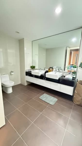 Kondominium untuk Dijual di The Straits View Condominium - Larissa Sim - Bathroom - PropertyGuru.com.my