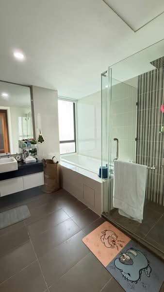 Kondominium untuk Dijual di The Straits View Condominium - Larissa Sim - Bathroom - PropertyGuru.com.my