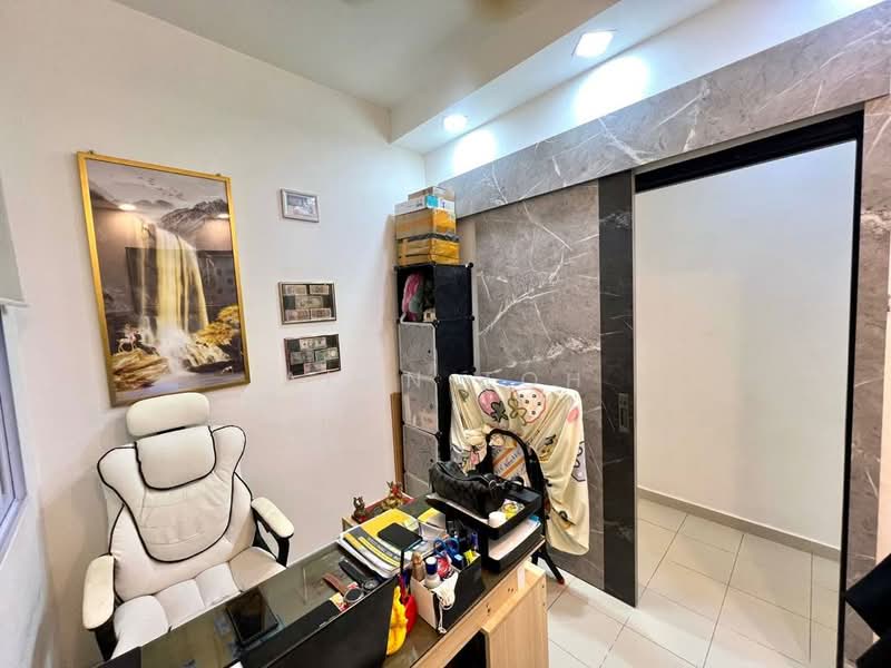 Pangsapuri untuk Dijual di Lake View Suites - Alan Toh - Study - PropertyGuru.com.my