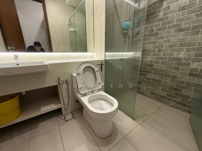 Kondominium untuk Disewa di Queens Residences Q1 @ Queens Waterfront - Hoy Meng - Bathroom - PropertyGuru.com.my