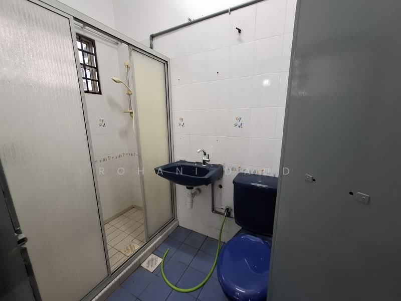 Rumah Berkembar untuk Disewa di Kelana Jaya (Petaling Jaya) - Rohani Daud - Bathroom - PropertyGuru.com.my