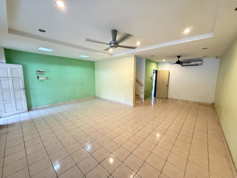 2-storey Terraced House for Sale in Taman Bukit Chedang (Seremban) - Chong Ming Ming - Living Room - PropertyGuru.com.my