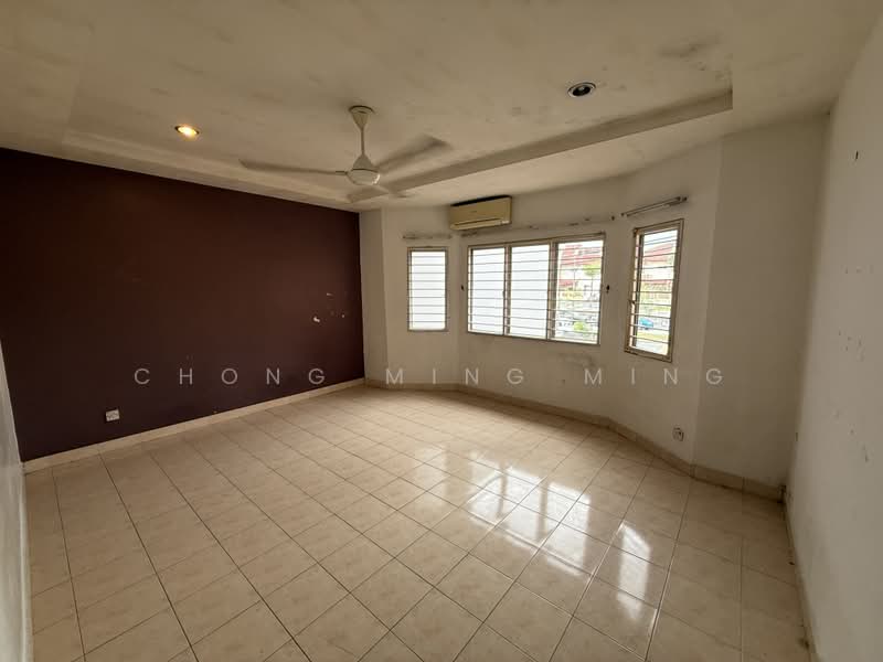 2-storey Terraced House for Sale in Taman Bukit Chedang (Seremban) - Chong Ming Ming - Living Room - PropertyGuru.com.my