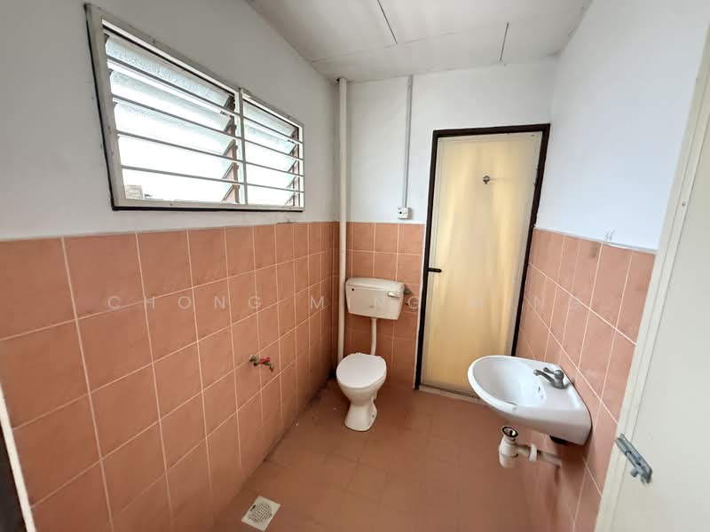 2-storey Terraced House for Sale in Taman Bukit Chedang (Seremban) - Chong Ming Ming - Bathroom - PropertyGuru.com.my