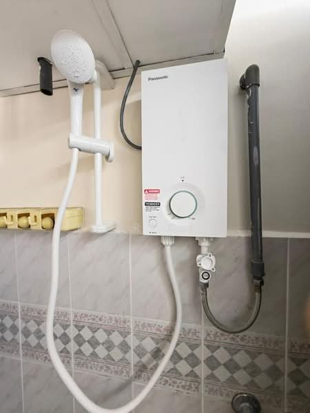 Pangsapuri untuk Disewa di Taman Kristal - Patrick . - Bathroom - PropertyGuru.com.my