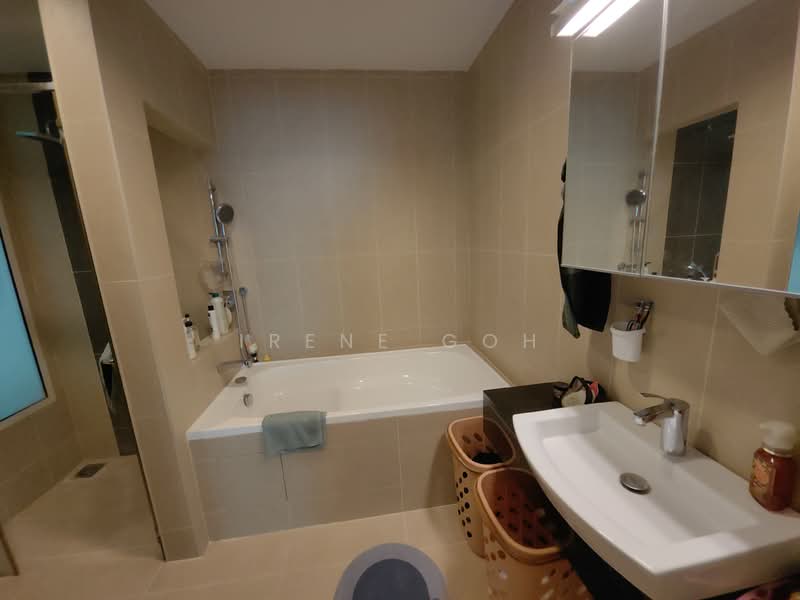 Kondominium untuk Dijual di Gurney Paragon - Irene Goh - Bathroom - PropertyGuru.com.my