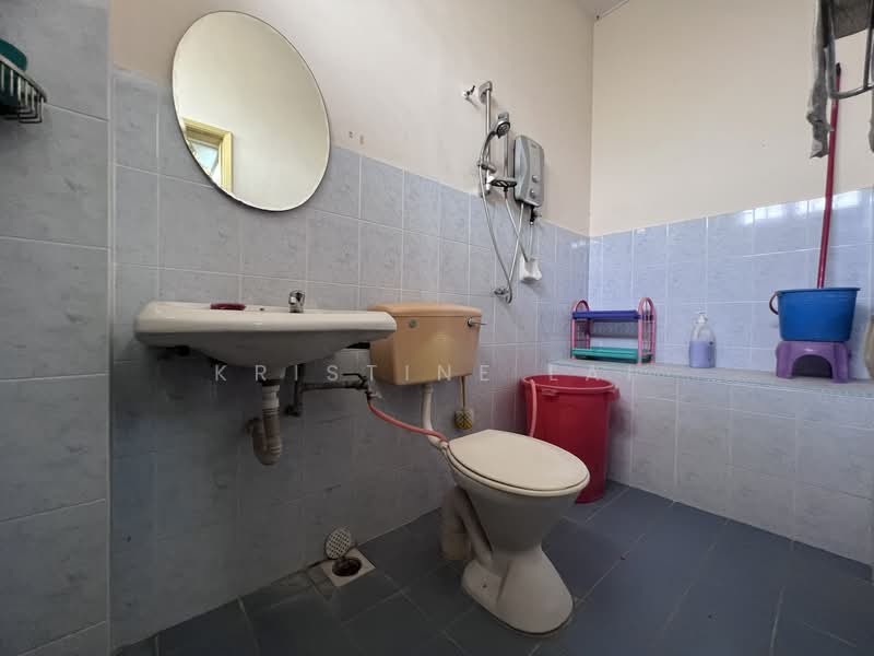 2-storey Terraced House for Sale in Mahkota Cheras (Cheras) - Kristine Lai - Bathroom - PropertyGuru.com.my