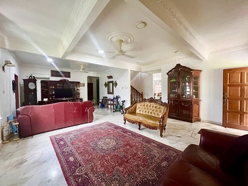 Bungalow for Sale in Seksyen 9 (Shah Alam) - NORFADILAH ZAINUDDIN - Living Room - PropertyGuru.com.my