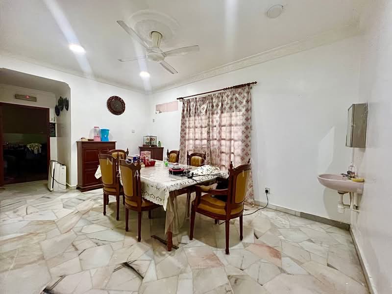 Bungalow for Sale in Seksyen 9 (Shah Alam) - NORFADILAH ZAINUDDIN - Dining Room - PropertyGuru.com.my