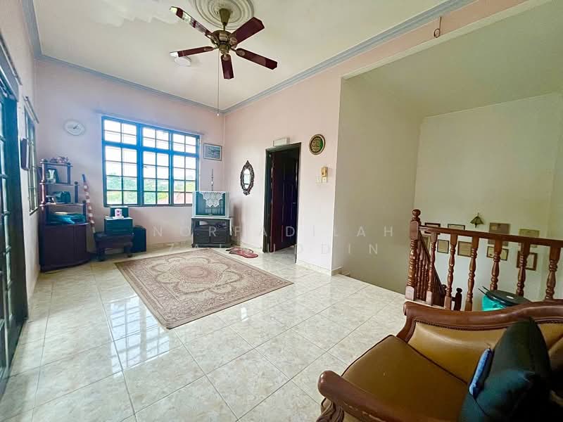 Bungalow for Sale in Seksyen 9 (Shah Alam) - NORFADILAH ZAINUDDIN - Living Room - PropertyGuru.com.my