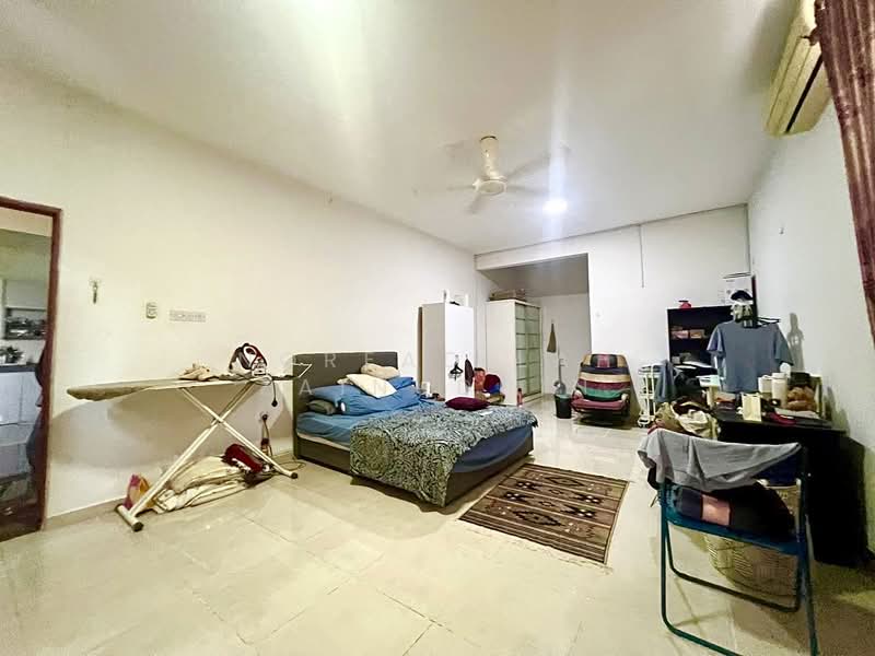 Bungalow for Sale in Seksyen 9 (Shah Alam) - NORFADILAH ZAINUDDIN - Bedroom - PropertyGuru.com.my