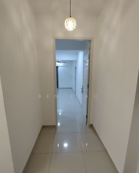 Kondominium untuk Disewa di Ideal Residency - Ben Liau - Corridor - PropertyGuru.com.my