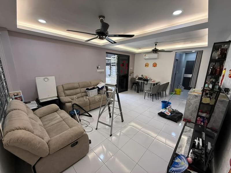 Rumah Teres 2 Tingkat untuk Dijual di Kangkar Pulai (Skudai) - Ruby Tan - Living Room - PropertyGuru.com.my