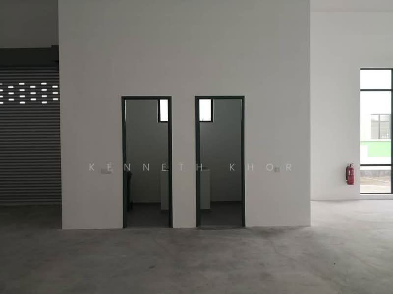 Factory for Sale in Pasir Gudang (Johor) - Kenneth Khor - Bathroom - PropertyGuru.com.my