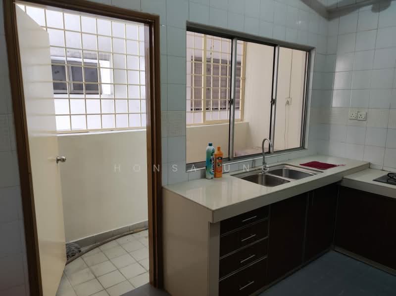 Condominium for Sale at The Pearl (Pearl Point) - Honsa Ung - Kitchen - PropertyGuru.com.my