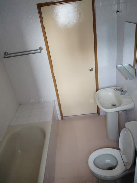 Condominium for Sale at The Pearl (Pearl Point) - Honsa Ung - Bathroom - PropertyGuru.com.my