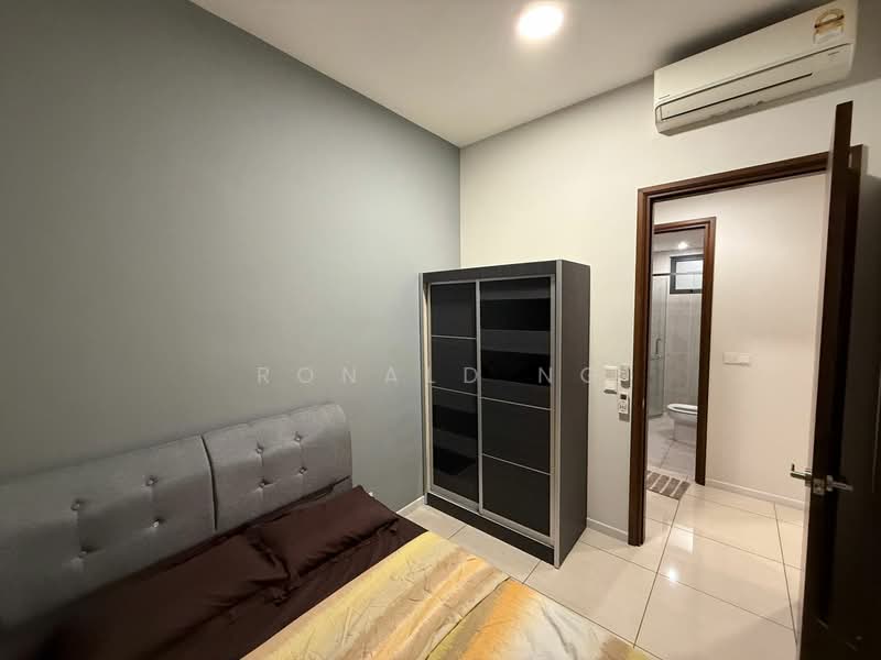 Kondominium untuk Disewa di Queens Residences Q1 @ Queens Waterfront - Ronald Ng - Bedroom - PropertyGuru.com.my