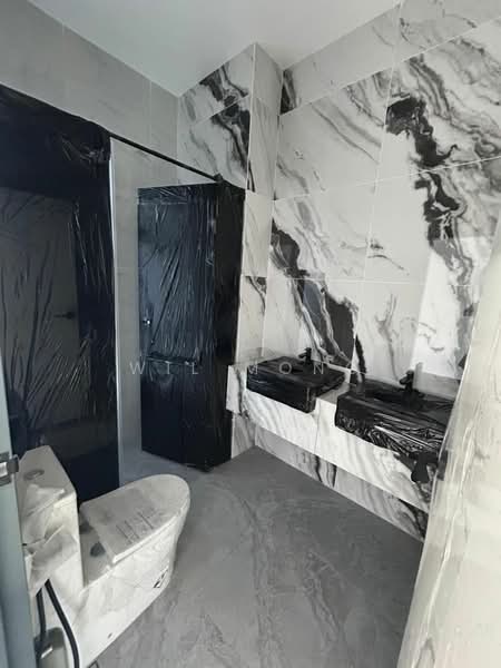 Semi-Detached House for Sale in Bandar Uda Utama (Johor Bahru) - Wil Mong - Bathroom - PropertyGuru.com.my