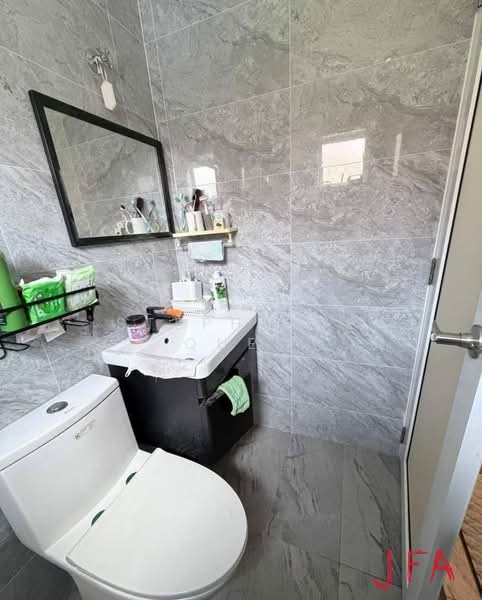 2-storey Terraced House for Sale in Klang (Selangor) - Stephanie Quek - Bathroom - PropertyGuru.com.my