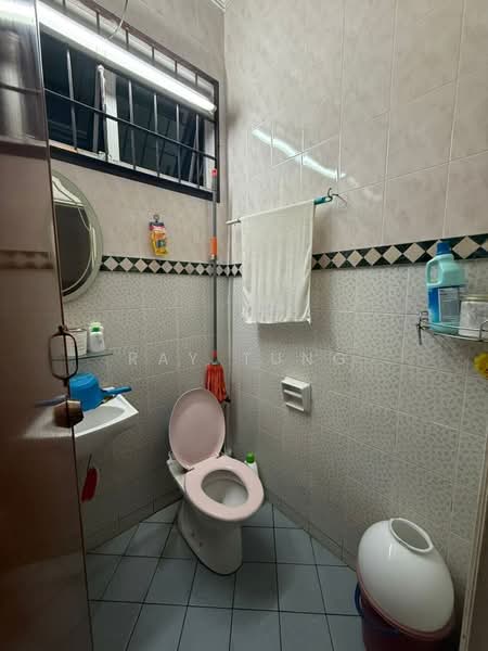 1-storey Terraced House for Sale in Taman Gaya (Ulu Tiram) - Ray Tung - Bathroom - PropertyGuru.com.my