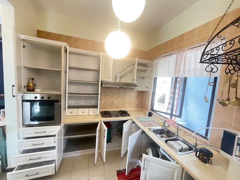 Bungalow House for Rent in Batu Ferringhi (Penang) - Sharon Khor - Kitchen - PropertyGuru.com.my