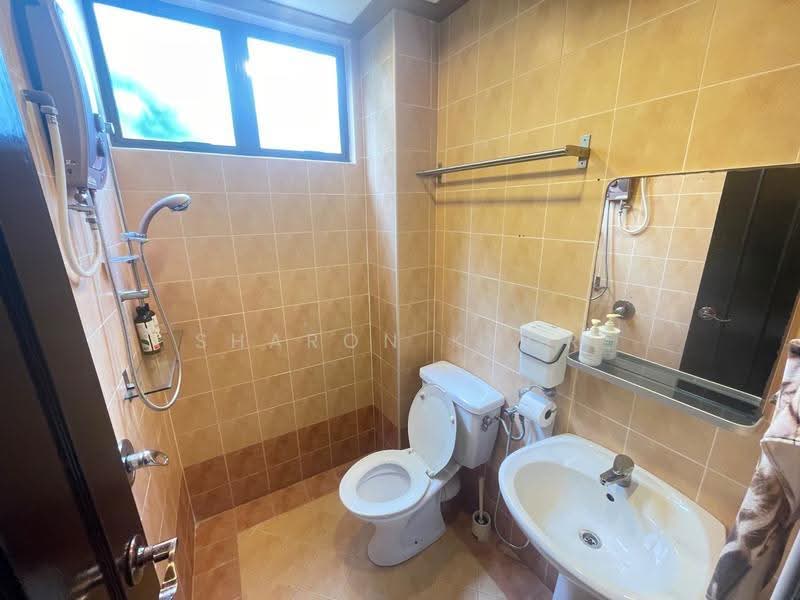 Bungalow House for Rent in Batu Ferringhi (Penang) - Sharon Khor - Bathroom - PropertyGuru.com.my