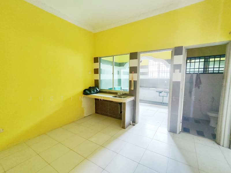 1-storey Terraced House for Sale in Klebang Damai (Chemor) - Justin Nathan Lee - Kitchen - PropertyGuru.com.my