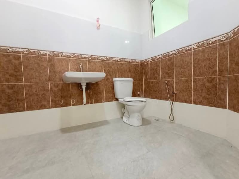 Rumah Teres 3 Tingkat untuk Dijual di Panorama Lapangan Perdana (Ipoh) - Joline YEOW - Bathroom - PropertyGuru.com.my