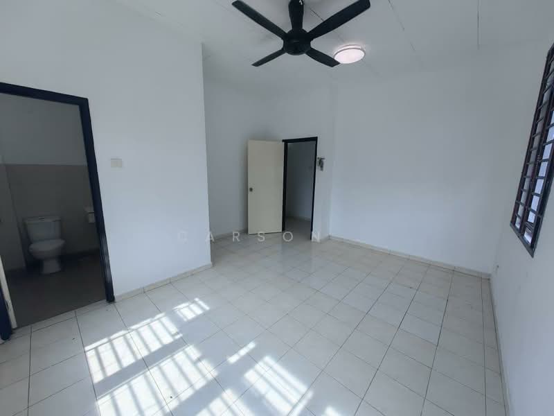 2-storey Terraced House for Sale in Kulai (Johor) - Carson . - Bathroom - PropertyGuru.com.my