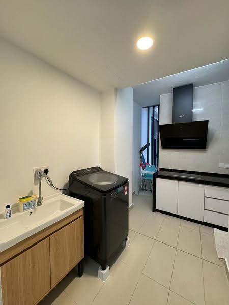 Condominium for Rent at Queens Residences Q2 @ Queens Waterfront - Eric Cheah - Kitchen - PropertyGuru.com.my