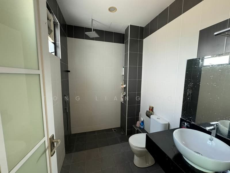 Condominium for Sale at View Court - Tong Liang Ooi - Bathroom - PropertyGuru.com.my