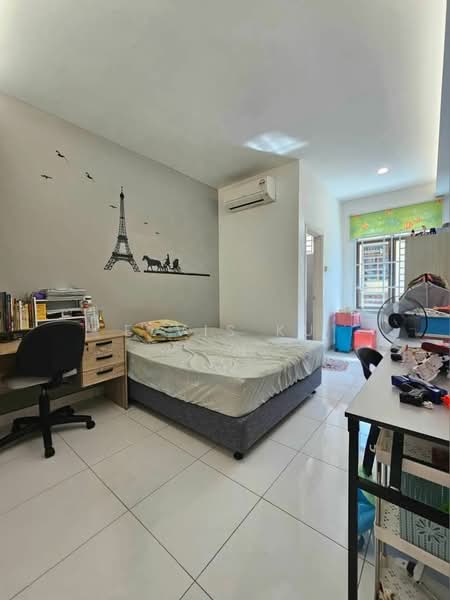 2-storey Terraced House for Sale in Taman Dato Onn (Johor Bahru) - Elvis Ku - Bedroom - PropertyGuru.com.my