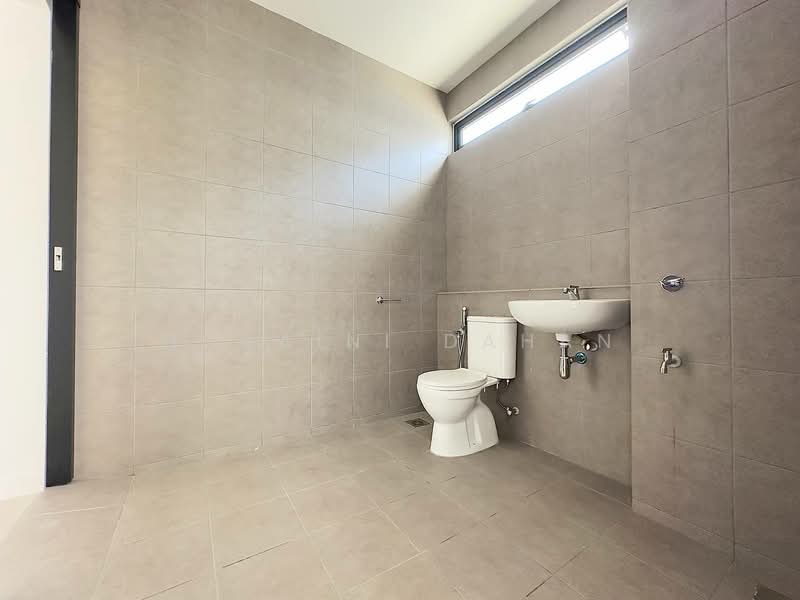 2-storey Terraced House for Sale in Klang (Selangor) - Noraini Dahan - Bathroom - PropertyGuru.com.my