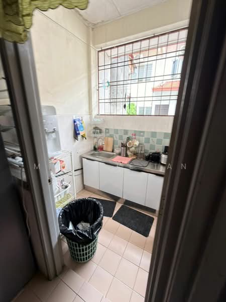 2-storey Terraced House for Sale in TAMAN PUCHONG UTAMA (Puchong) - Michelle Tan - Kitchen - PropertyGuru.com.my